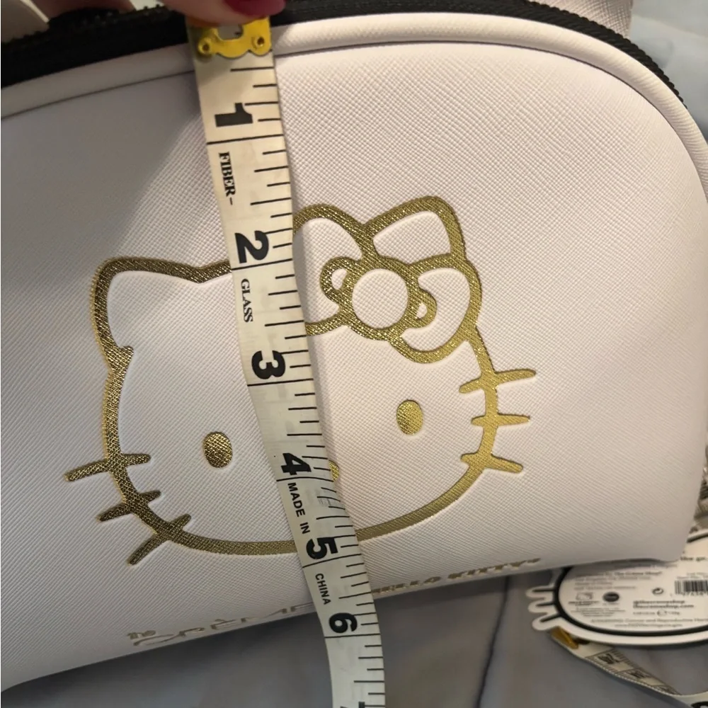 Limited Edition Gold The Crème Shop x Hello Kitty Cosmetic Bag NWT